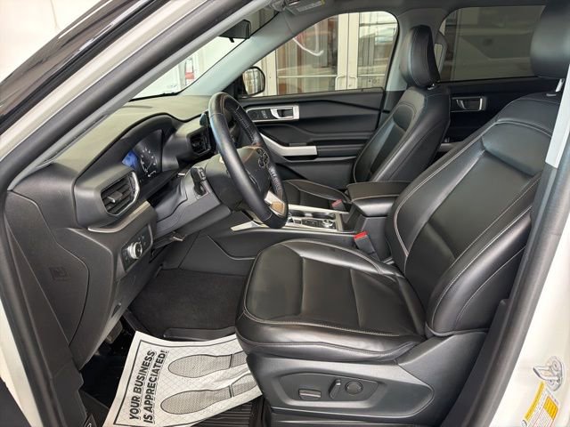 Certified 2022 Ford Explorer XLT w/ Equipment Group 202A image 19
