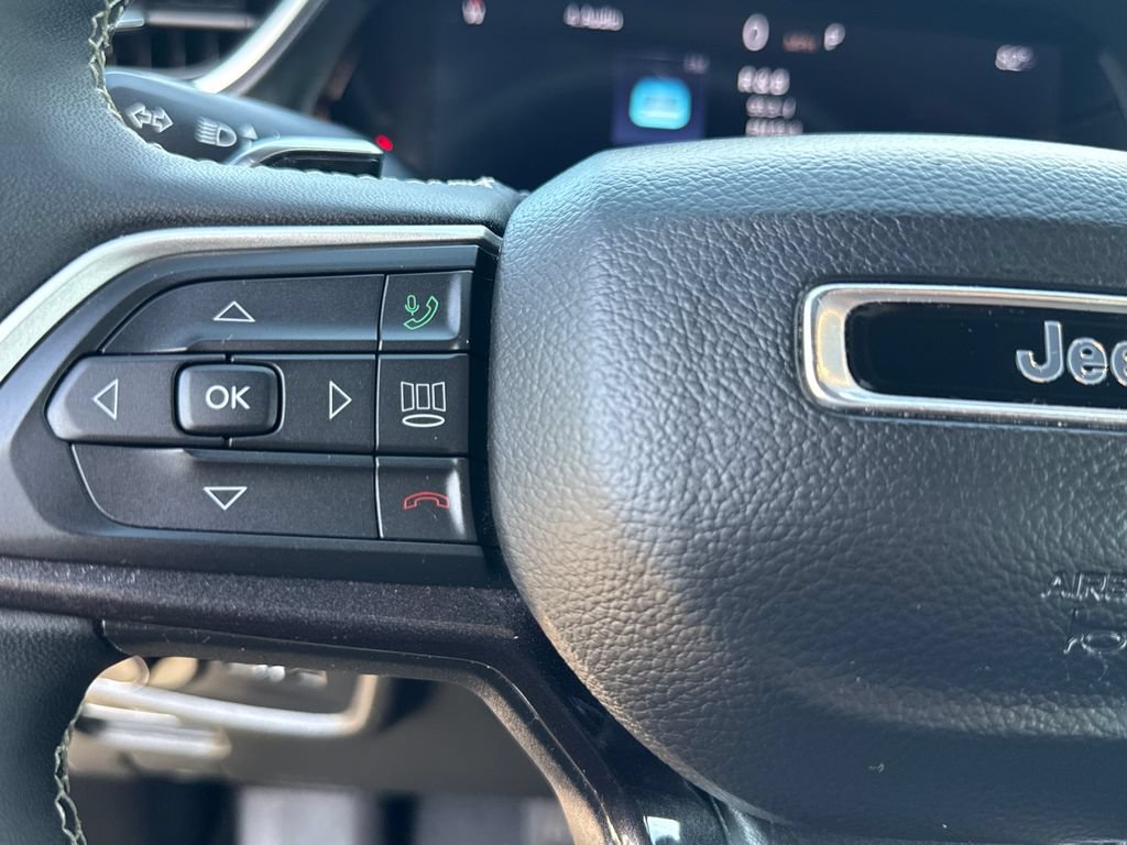 Used 2023 Jeep Grand Cherokee L Laredo RWD image 15