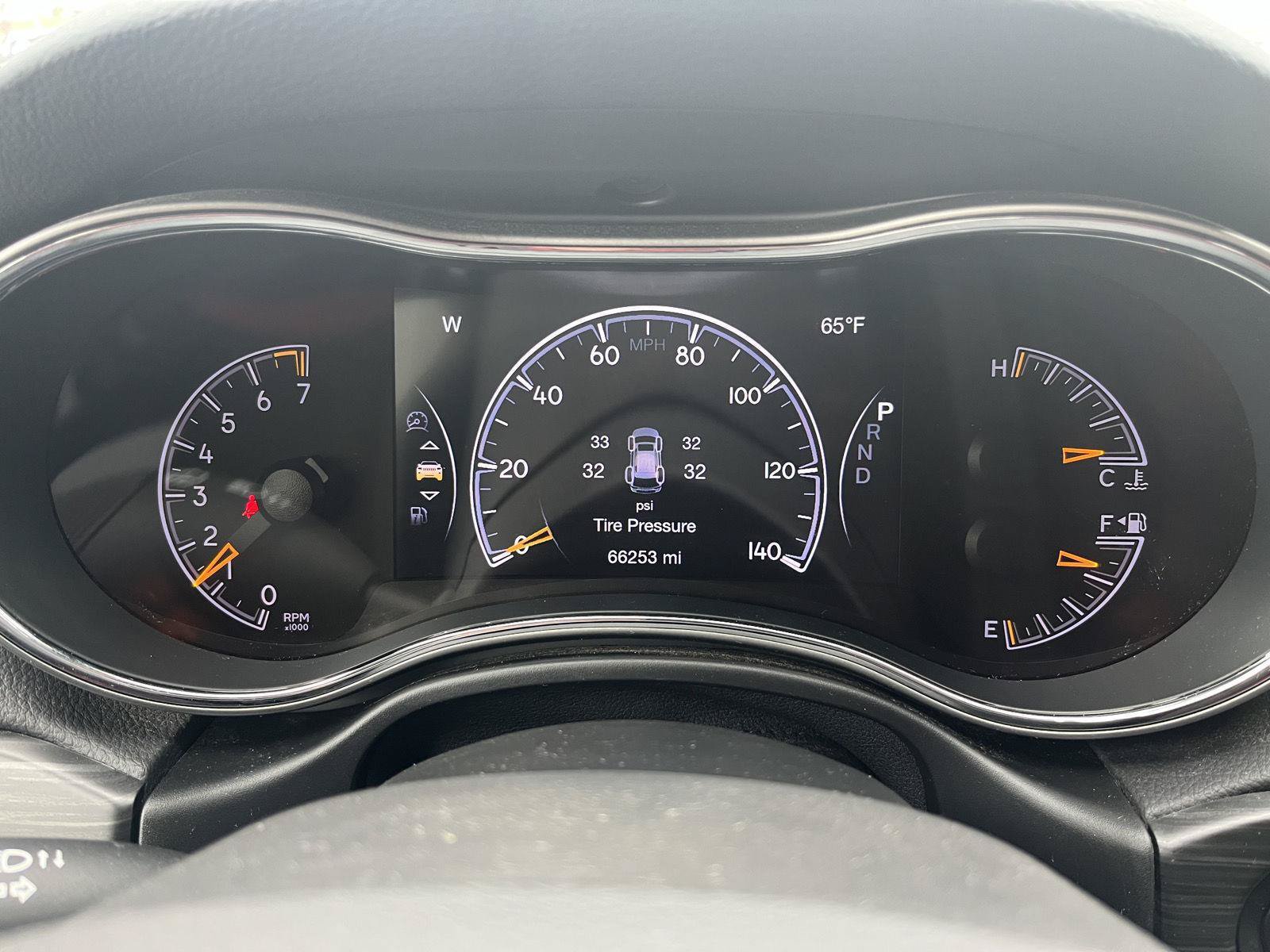 Used 2019 Jeep Grand Cherokee Laredo w/ 18" Wheel & 8.4" Radio Group AWD/4WD image 23