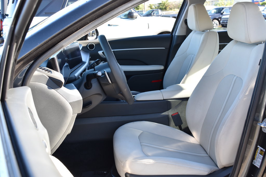 Used 2025 Hyundai Sonata SEL FWD image 25