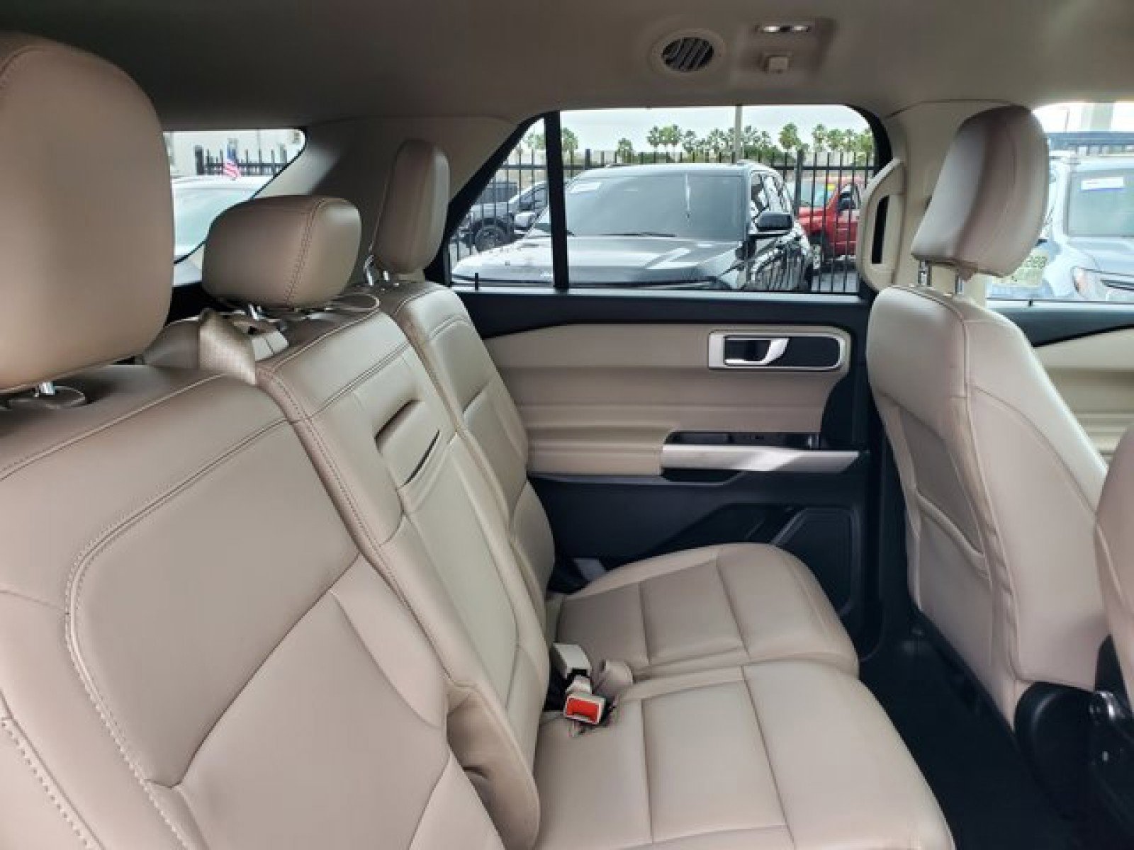 Certified 2022 Ford Explorer XLT w/ Equipment Group 202A image 32