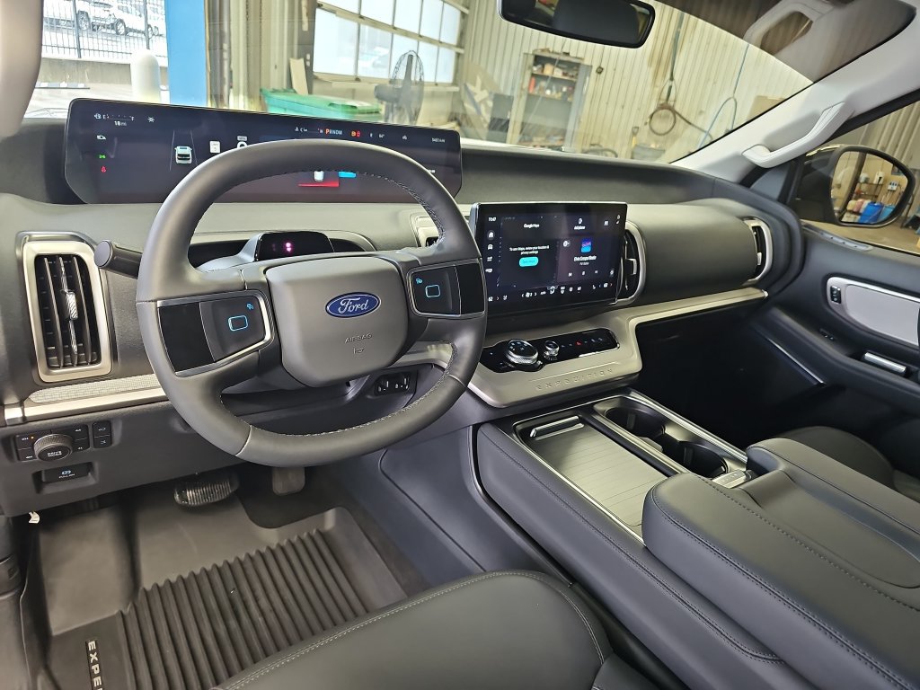 Certified 2026 Ford Expedition Active AWD/4WD image 15