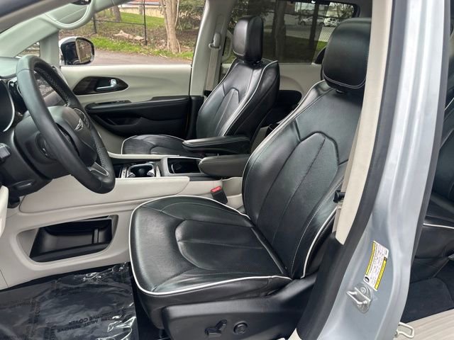 Used 2023 Chrysler Pacifica Limited image 36
