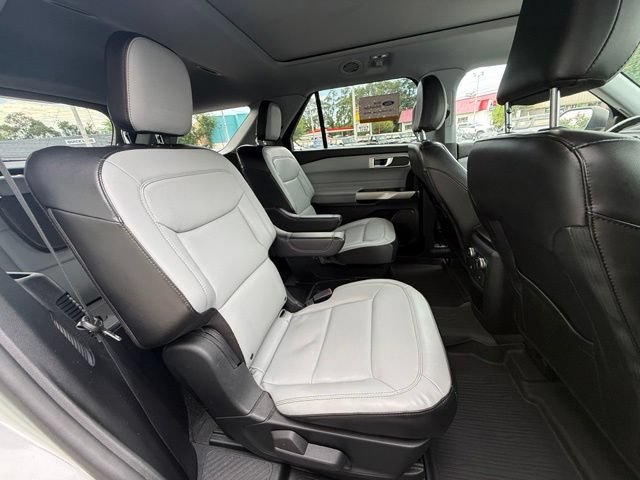 Certified 2021 Ford Explorer XLT w/ Equipment Group 202A AWD/4WD image 18