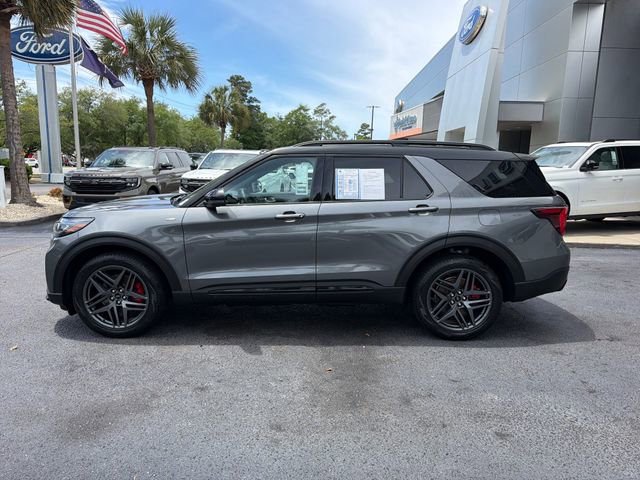 Certified 2025 Ford Explorer ST-Line w/ Premium Package AWD/4WD image 5