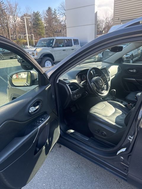 Used 2019 Jeep Cherokee Limited AWD/4WD image 15