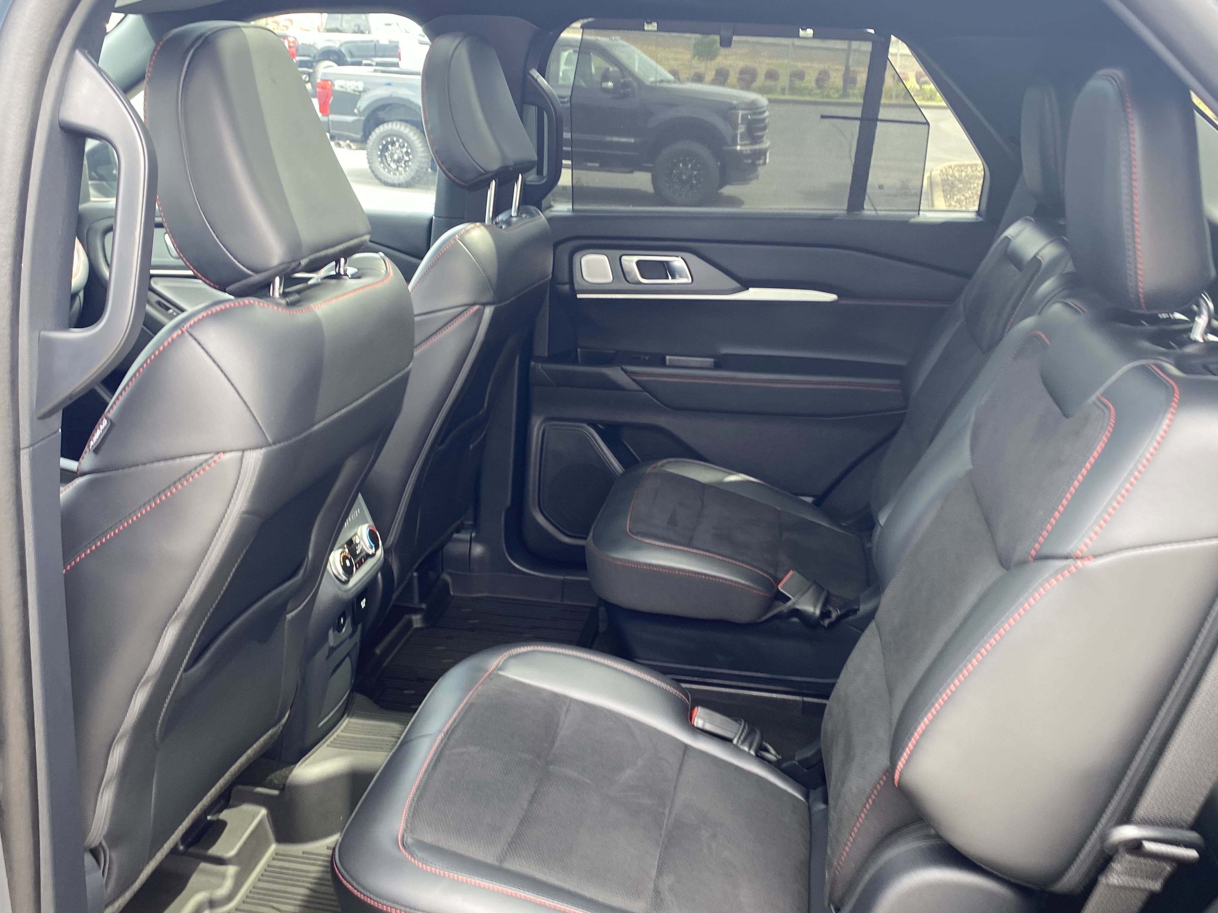 Certified 2025 Ford Explorer ST image 10