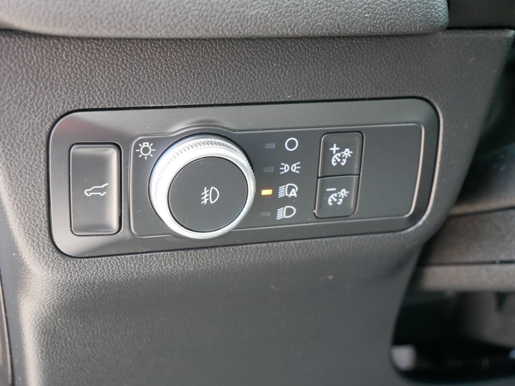 Certified 2020 Ford Escape Titanium AWD/4WD image 18