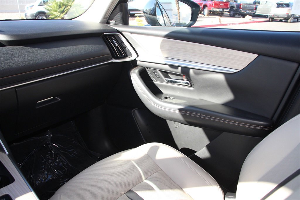 Used 2024 MAZDA CX-90 Plug-In Hybrid w/ Premium Pkg image 18