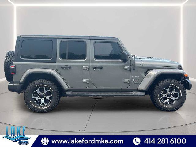 Used 2018 Jeep Wrangler Unlimited Sahara AWD/4WD image 8