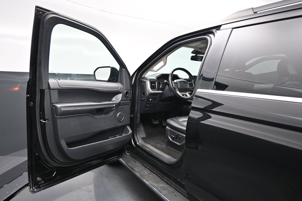 Certified 2022 Ford Expedition XLT RWD image 9