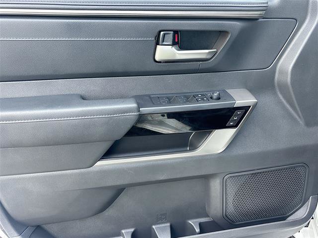 Used 2025 Toyota Tundra Limited AWD/4WD image 19
