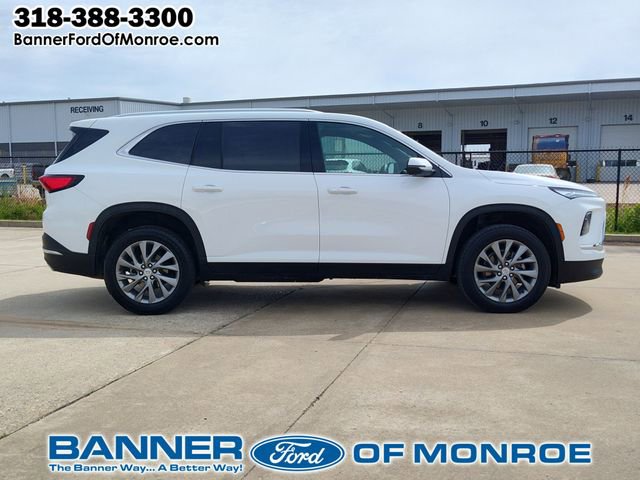 Used 2025 Buick Enclave Preferred w/ Power Package FWD image 10