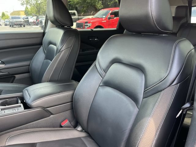 Used 2024 Nissan Pathfinder SL FWD image 36