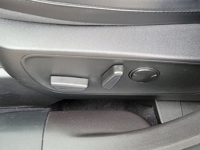 Certified 2023 Ford Escape ST-Line w/ Tech Pack #1 AWD/4WD image 6