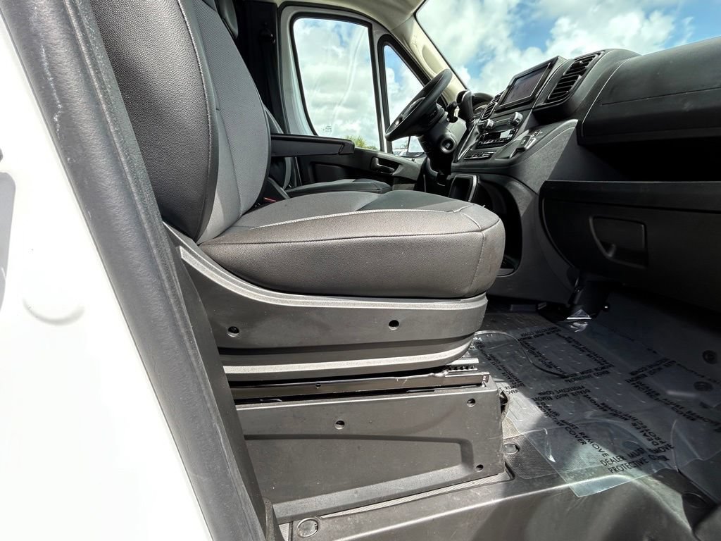 Used 2025 RAM ProMaster 2500 w/ Convenience Group FWD image 22