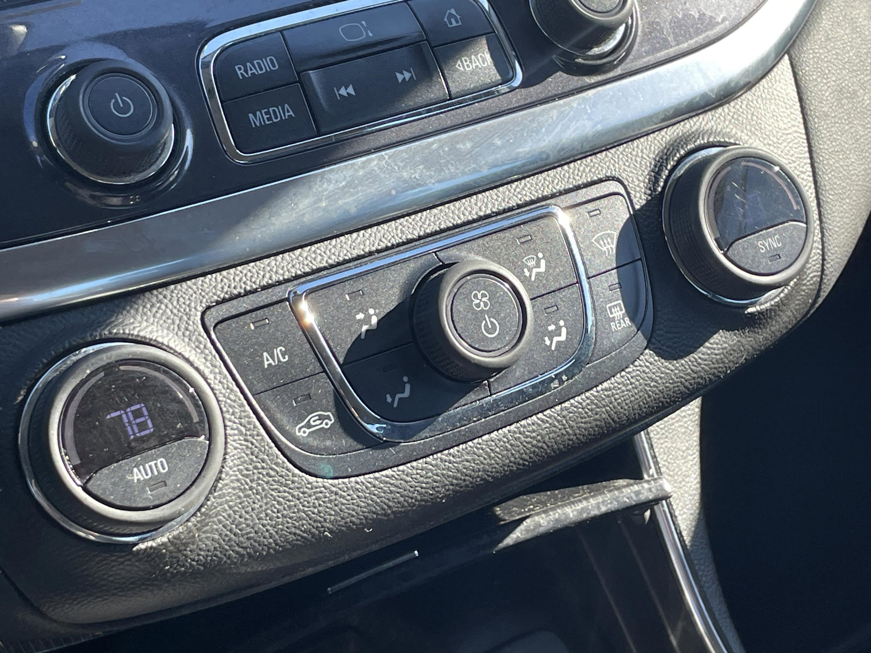 Used 2018 Chevrolet Impala LT image 21