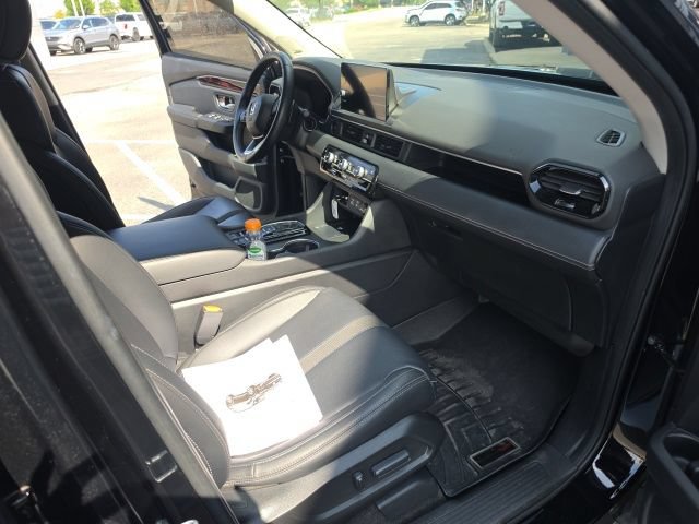Used 2023 Honda Pilot Touring image 16