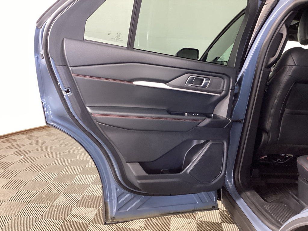 Certified 2025 Ford Explorer ST AWD/4WD image 14