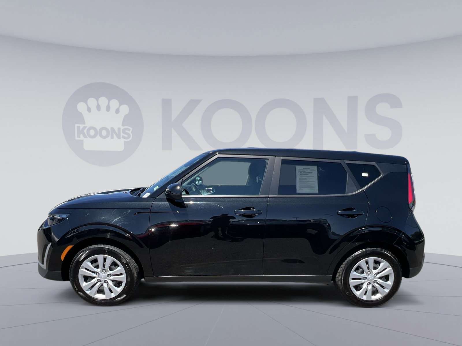 Used 2025 Kia Soul LX FWD image 7