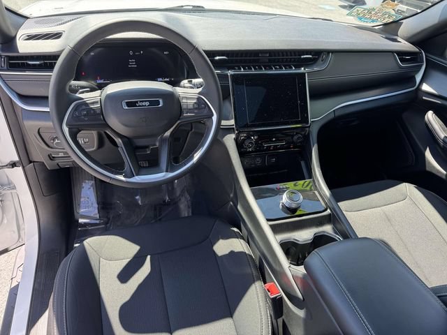 Used 2024 Jeep Grand Cherokee Laredo X AWD/4WD image 20