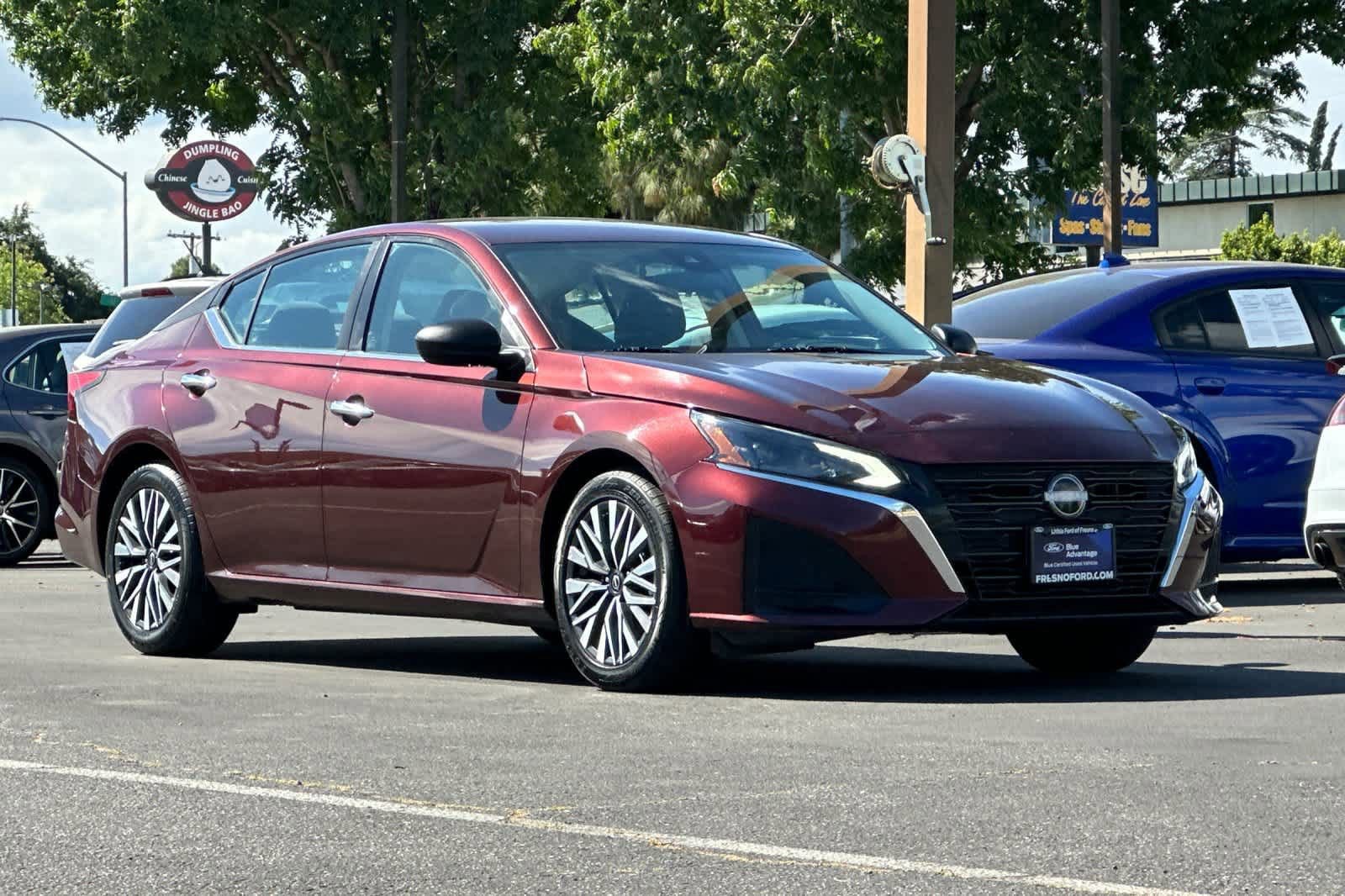 Used 2024 Nissan Altima 2.5 SV image 7