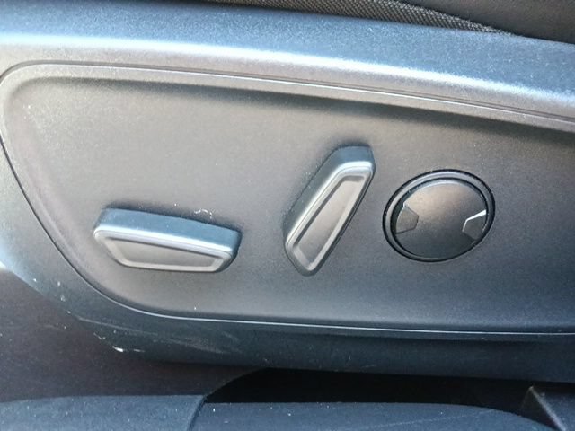 Certified 2025 Ford Escape ST-Line w/ Tech Pack #1 FWD image 16