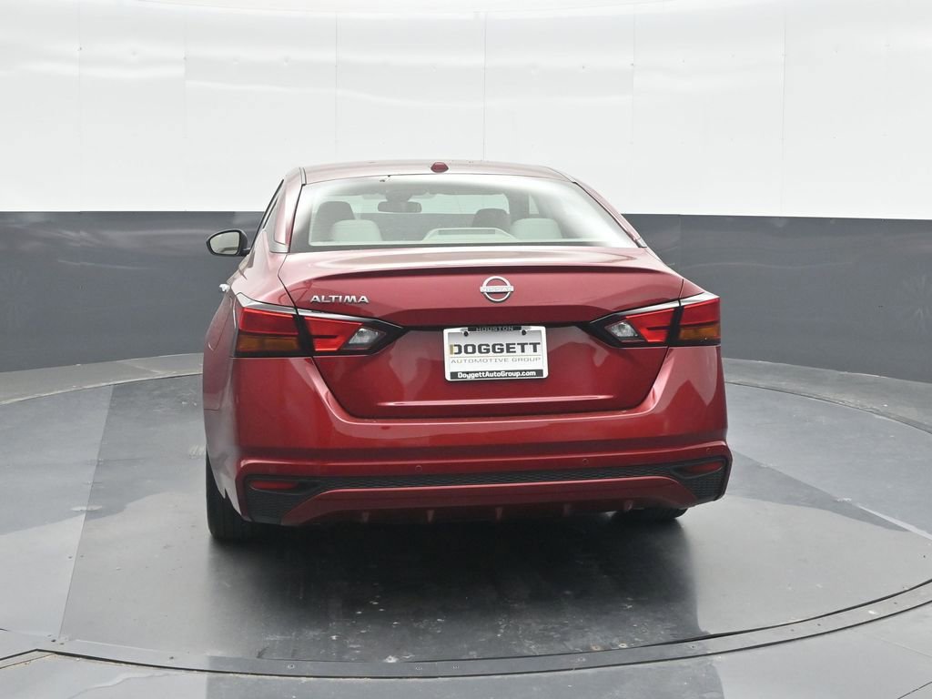 Used 2025 Nissan Altima 2.5 SV FWD image 17