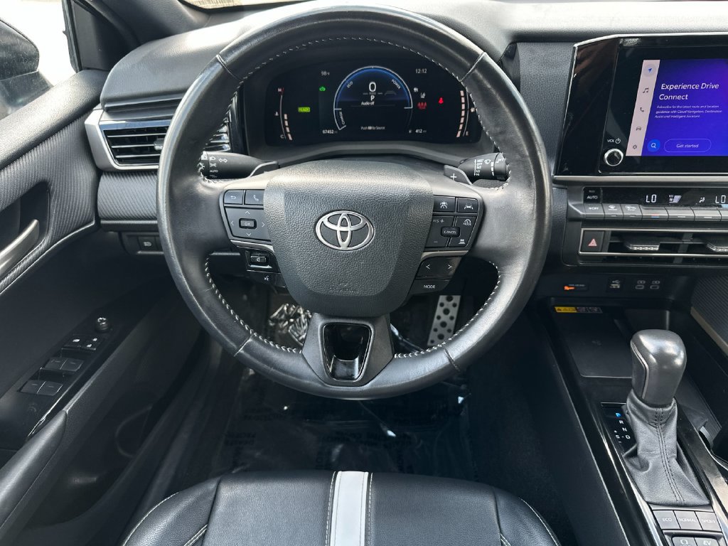Used 2025 Toyota Camry SE FWD image 13