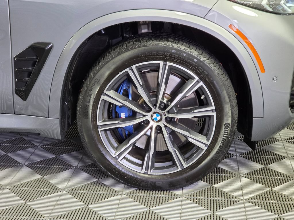 Used 2024 BMW X5 M60i AWD/4WD image 9