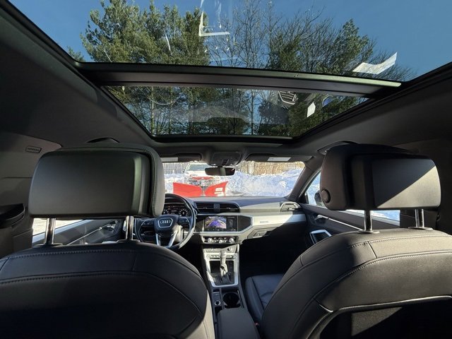 Used 2023 Audi Q3 2.0T Premium image 3