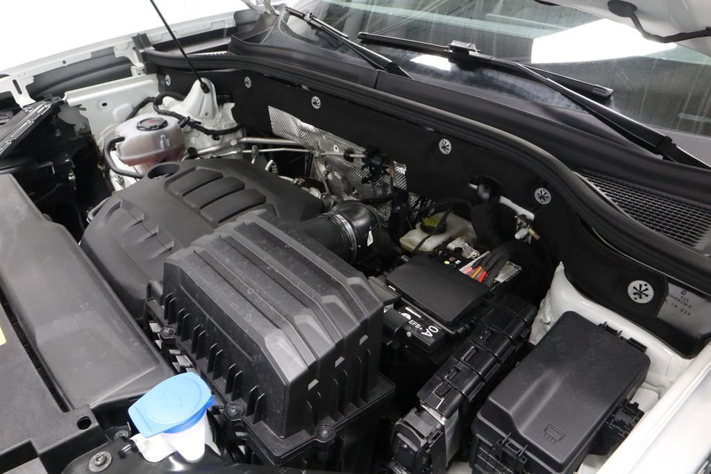 Used 2025 Volkswagen Atlas SE FWD image 13