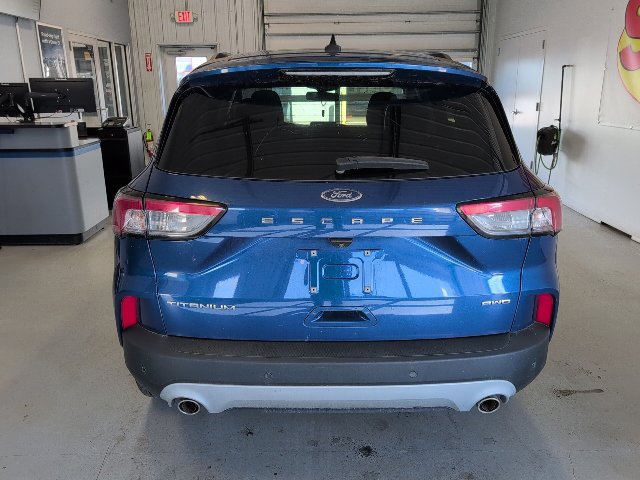 Certified 2022 Ford Escape Titanium AWD/4WD image 4