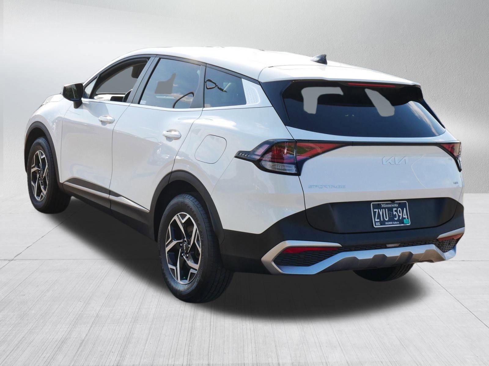 Used 2023 Kia Sportage LX image 3