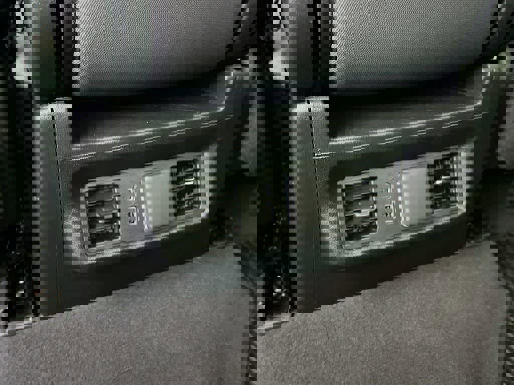 Used 2025 Chevrolet Silverado 1500 LT image 16