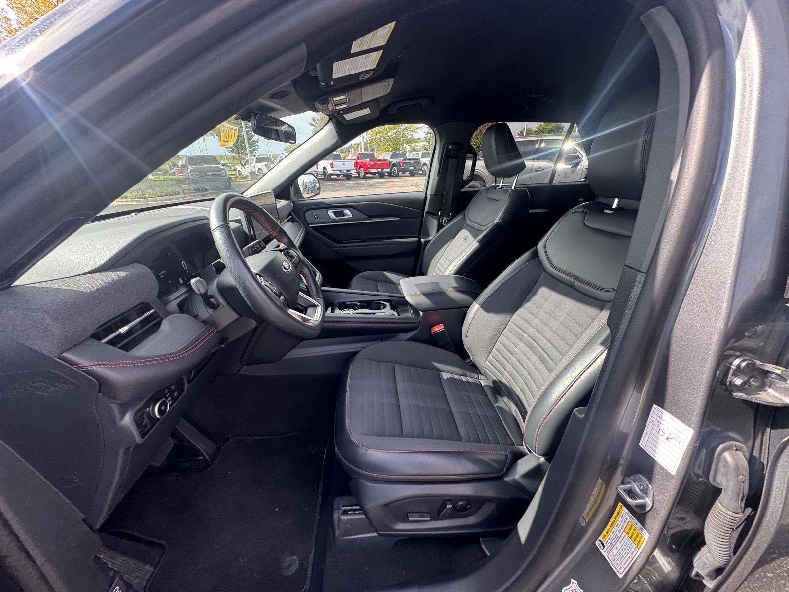 Certified 2025 Ford Explorer ST-Line w/ ST-Line Street Pack AWD/4WD image 13