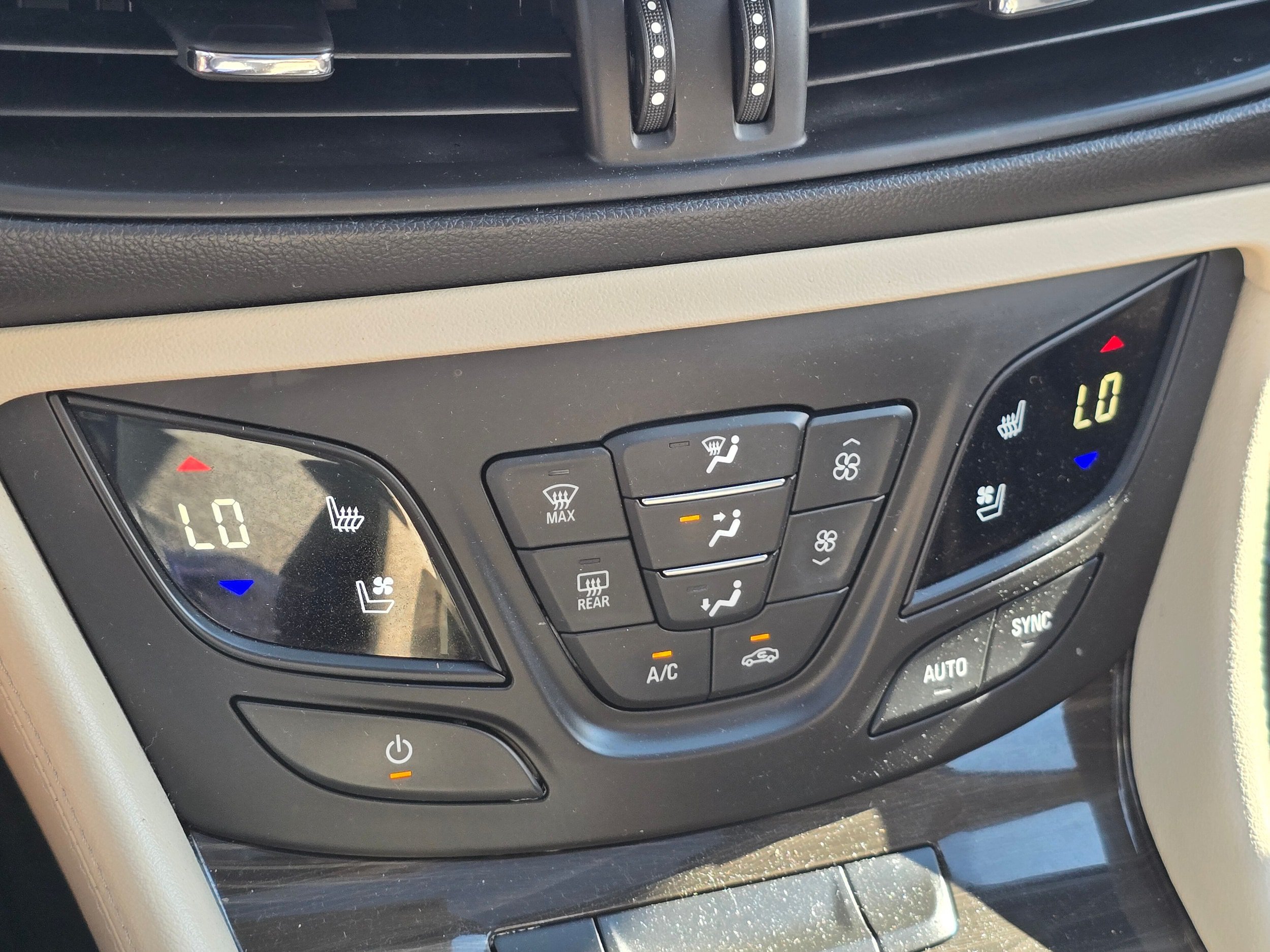 Used 2020 Buick Envision Premium w/ Driver Confidence Package AWD/4WD image 26