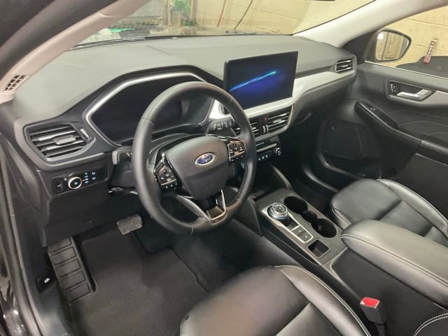 Certified 2025 Ford Escape Platinum image 6