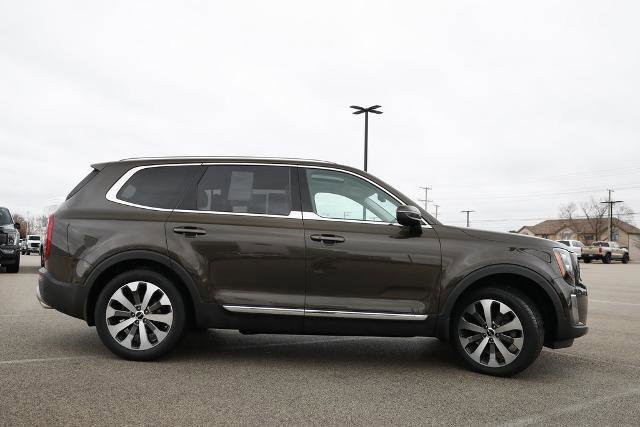 Used 2022 Kia Telluride EX w/ EX Premium Package image 2