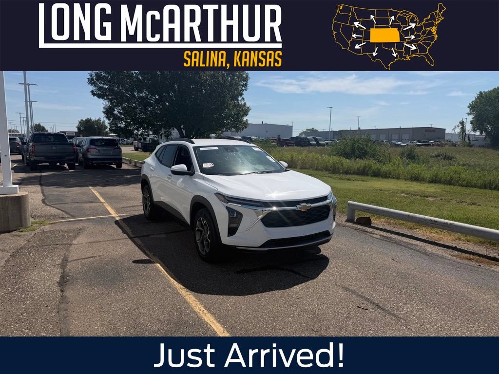 Used 2025 Chevrolet Trax LT w/ LT Convenience Package FWD image 1