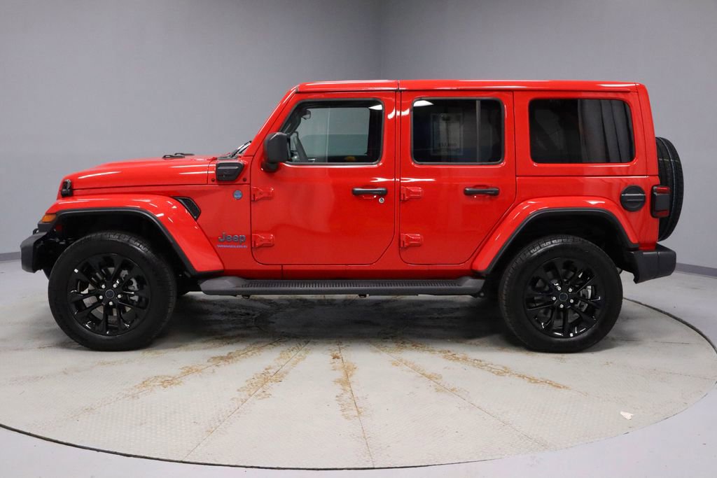 Used 2025 Jeep Wrangler Unlimited Sahara image 2