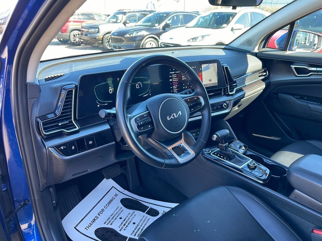 Used 2024 Kia Sportage EX image 11