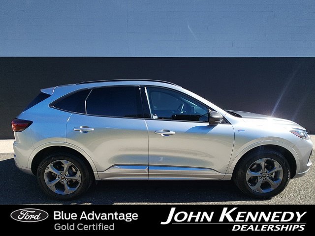 Certified 2024 Ford Escape ST-Line AWD/4WD image 7