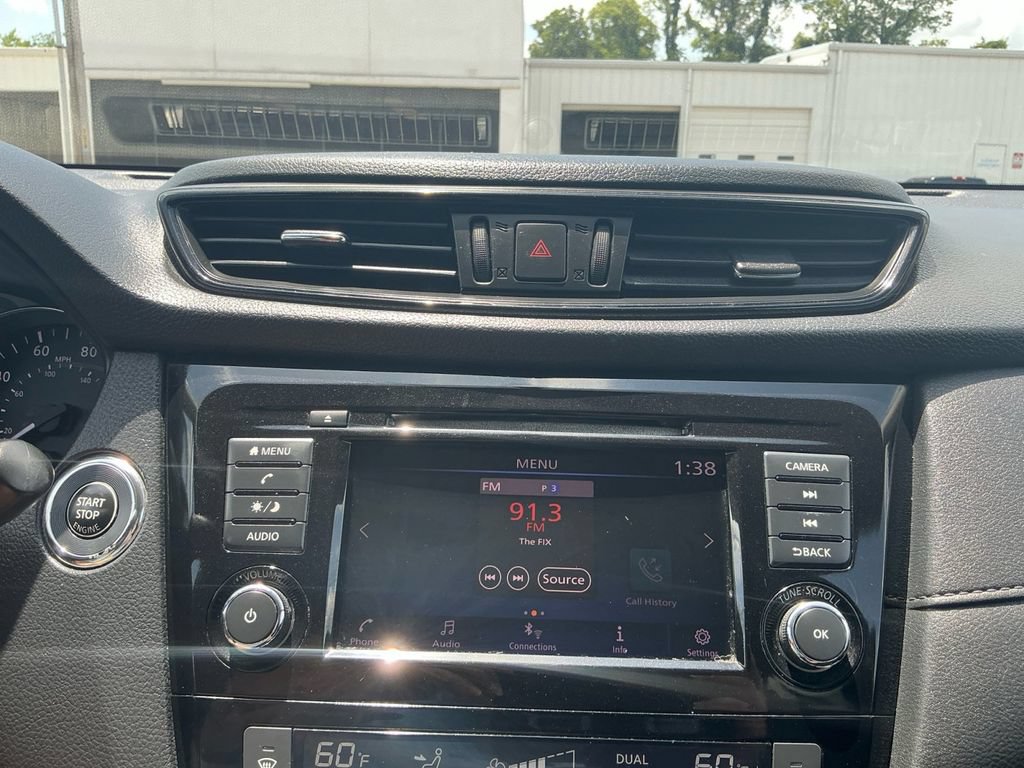 Used 2018 Nissan Rogue SV FWD image 26