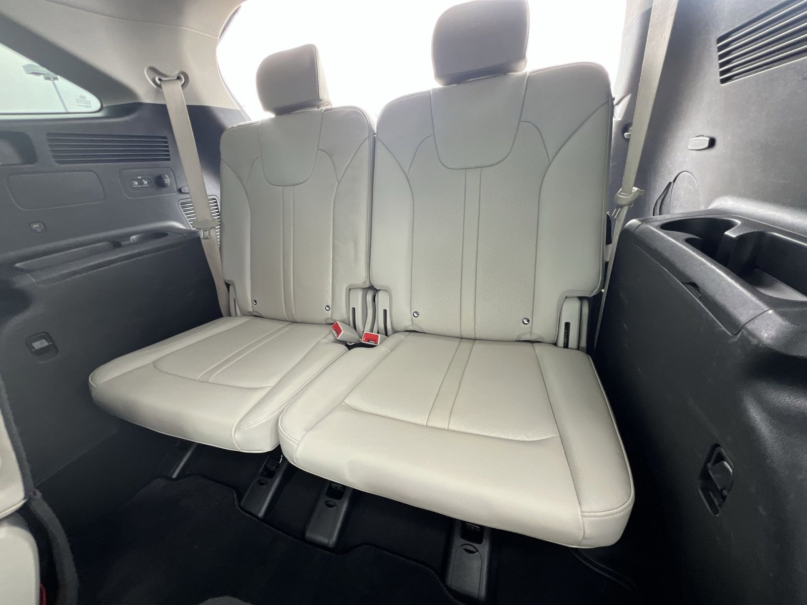 Used 2021 Kia Sorento S image 24