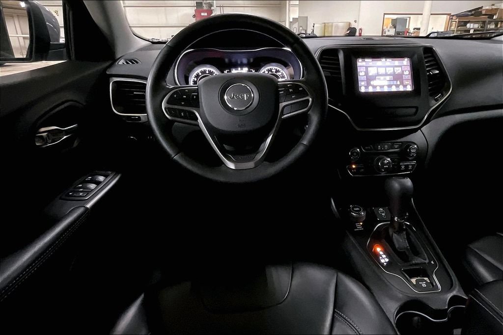 Used 2019 Jeep Cherokee Latitude Plus w/ Comfort/Convenience Group AWD/4WD image 5