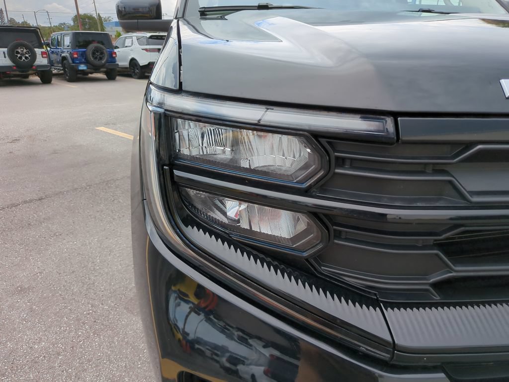 Certified 2025 Ford Expedition Active AWD/4WD image 9