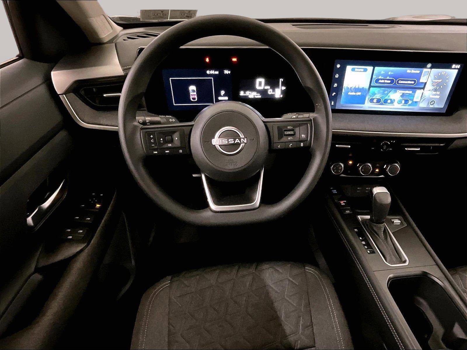 Used 2025 Nissan Kicks SV image 5