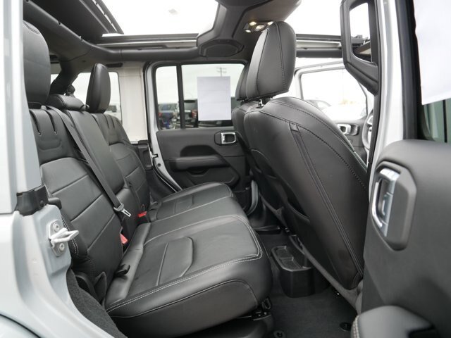 Used 2023 Jeep Wrangler Unlimited Sahara w/ Cold Weather Group AWD/4WD image 18