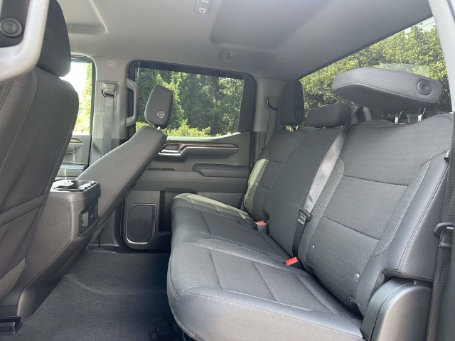 Used 2025 Chevrolet Silverado 1500 LT Trail Boss w/ Dark Appearance Package AWD/4WD image 34